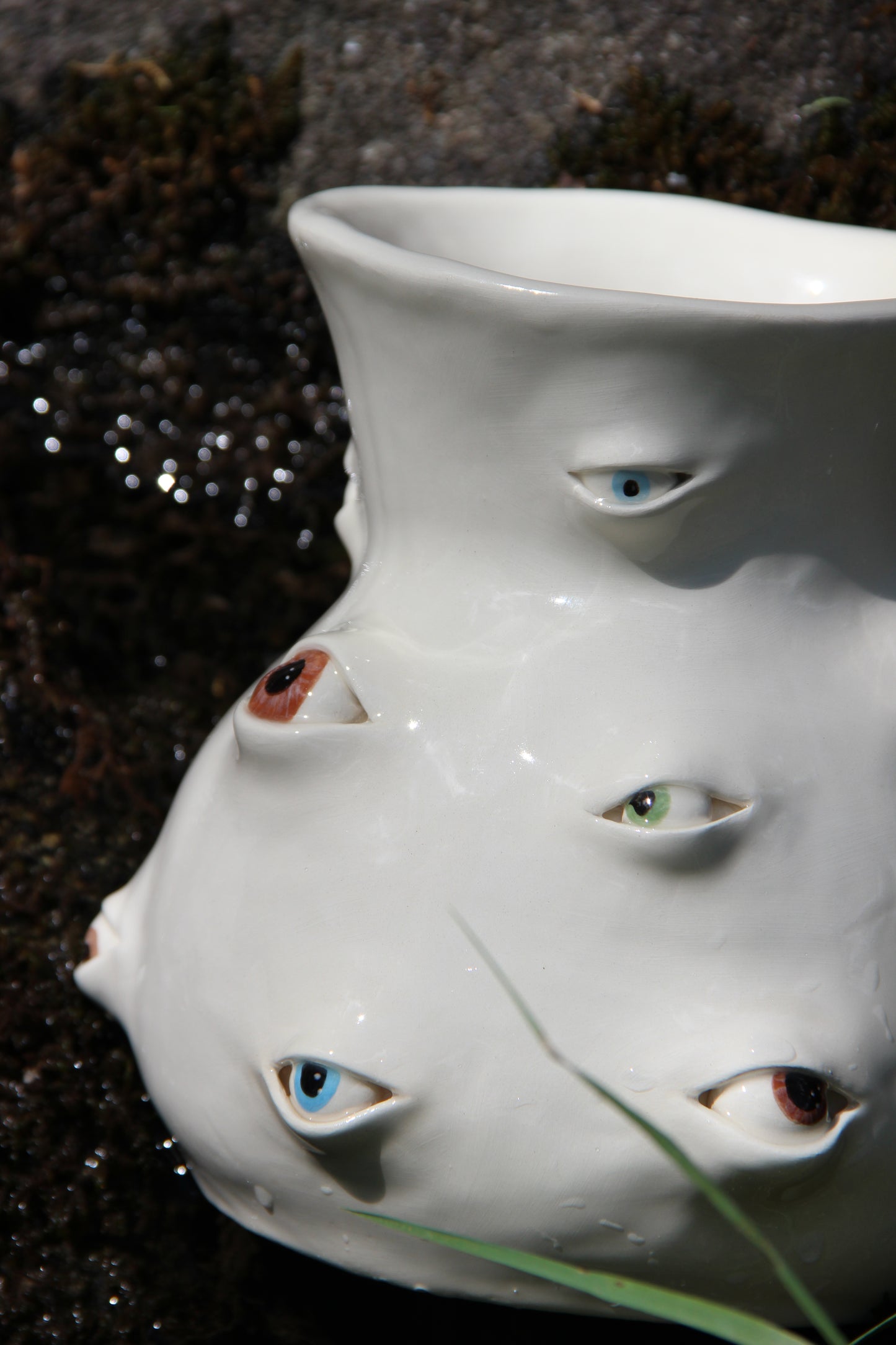 Vase aux milles regards