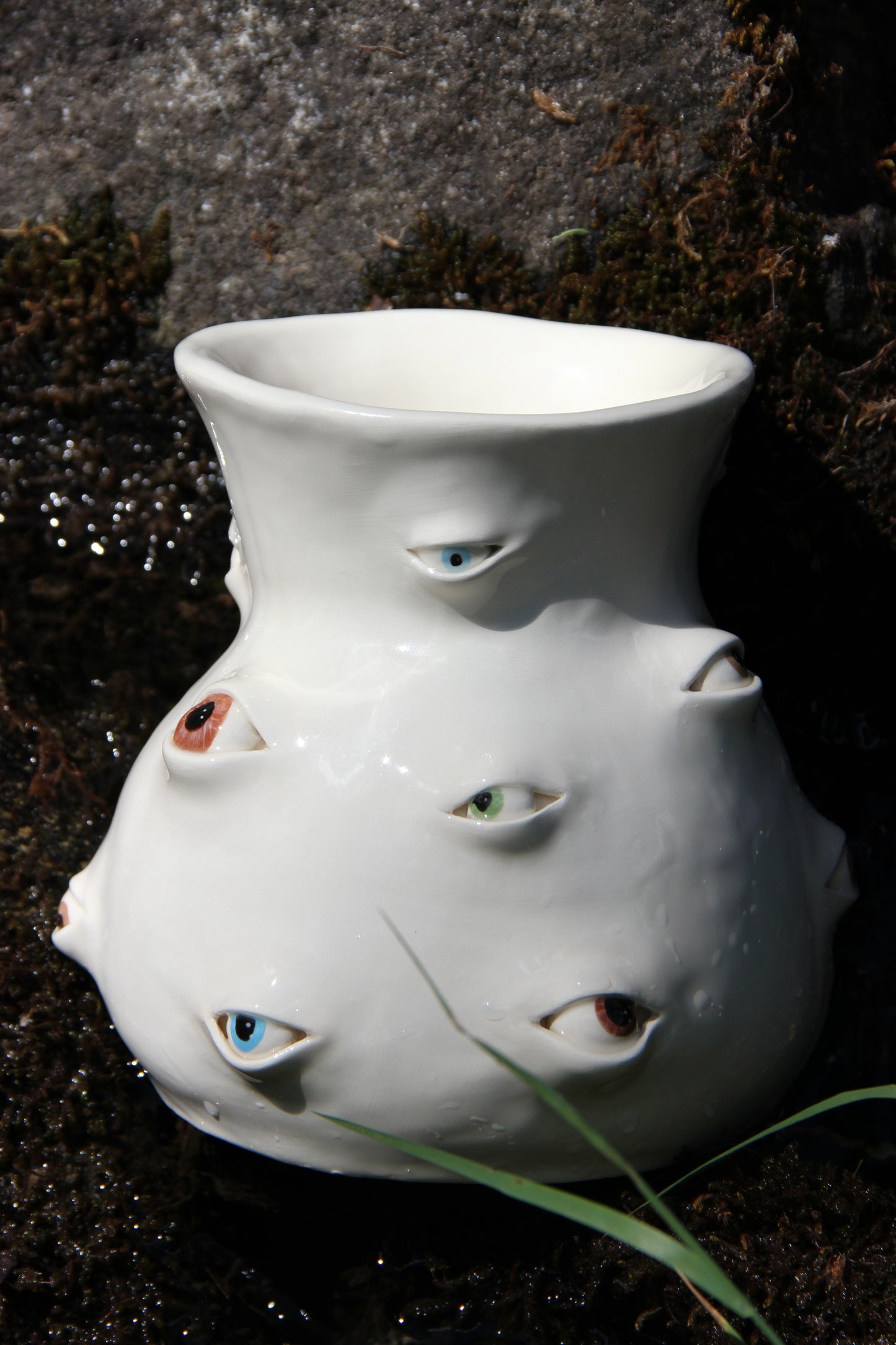 Vase aux milles regards
