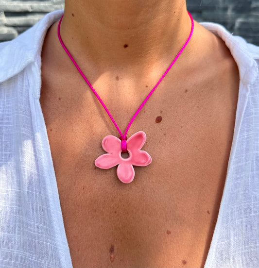 Collier bébé fleur rose